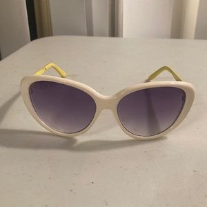 Vintage Candie's Cat Eye Sunglasses White and Yellow EUC Retro Framed Sunglasses